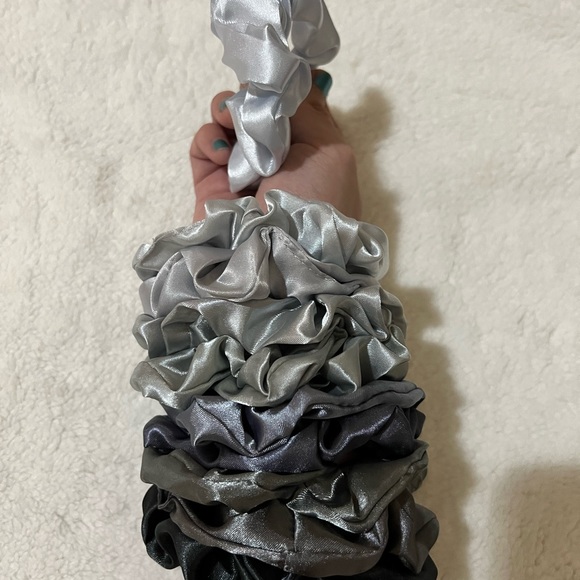 Colorful Scrunchies - Picture 10 of 15